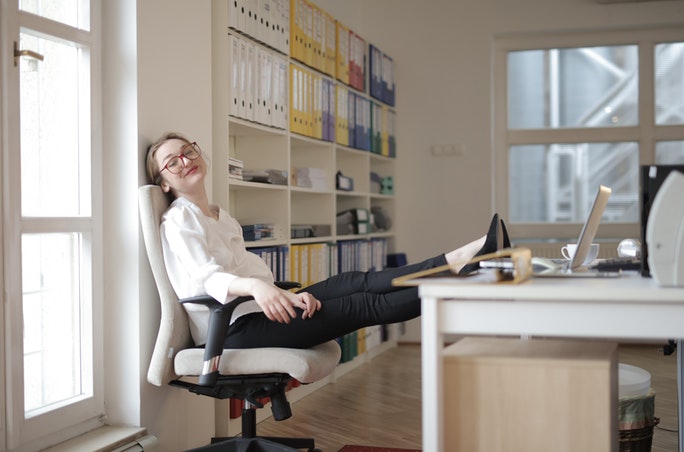Pause am Arbeitsplatz gegen Reizüberflutung
