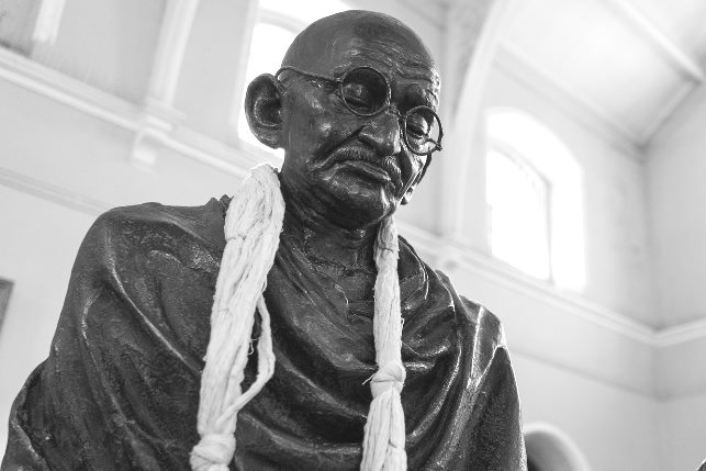 Mahatma Gandhi Zitate Sprüche Statue